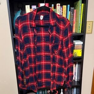GAP Women’s Casual Red and Navy Plaid Shirt